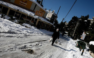Χιόνια στην Αγία Παρασκευή Χιόνια στην Αγία Παρασκευή