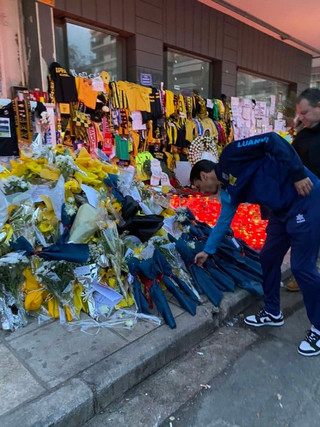 Στο σημείο που δολοφονήθηκε ο 19χρονος Άλκης πήγε η ομάδα του Βόλου Στο σημείο που δολοφονήθηκε ο 19χρονος Άλκης πήγε η ομάδα του Βόλου