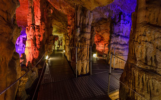 Ο διάδρομος μήκους 270 μέτρων στο σπήλαιο του Σφενδόνη 