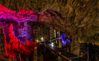 Το σπήλαιο του Σφενδόνη, ένα από τα μεγαλύτερα της χώρας