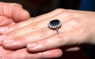 Το εντυπωσιακό δαχτυλίδι αρραβώνων της πριγκίπισσας Νταϊάνα