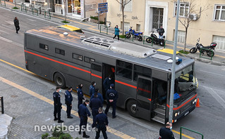 Η άφιξη κατηγορούμενου για τη δολοφονία Τοπαλούδη στο Εφετείο