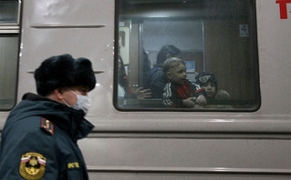 Πολίτες εγκαταλείπουν το Ντονέτσκ