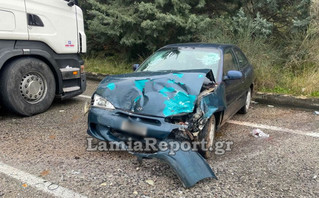 Λαμία: Σοβαρό τροχαίο με τρεις τραυματίες Λαμία: Σοβαρό τροχαίο με τρεις τραυματίες