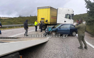 Λαμία: Σοβαρό τροχαίο με τρεις τραυματίες Λαμία: Σοβαρό τροχαίο με τρεις τραυματίες