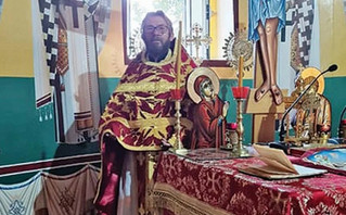 Ο Νίκος Χορταρέας πέταξε τα ράσα και επέστρεψε στην τηλεόραση για να λύνει μάγια Ο Νίκος Χορταρέας πέταξε τα ράσα και επέστρεψε στην τηλεόραση για να λύνει μάγια