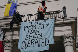Κατάληψη σε βίλα Ρώσου ολιγάρχη Κατάληψη σε βίλα Ρώσου ολιγάρχη