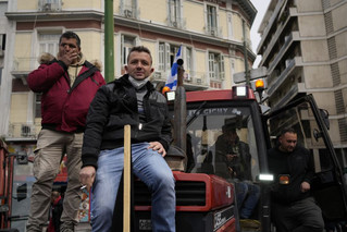Έλληνες αγρότες σε διαδήλωση Έλληνες αγρότες σε διαδήλωση