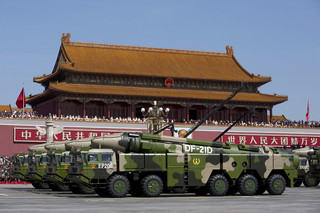 Κίνα: Αυξάνει τις στρατιωτικές της δαπάνες το 2022