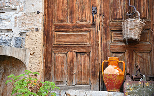Παραδοσιακή πόρτα στο Λεωνίδιο