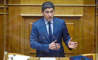 Ο Λευτέρης Αυγενάκης στη Βουλή για την Ουκρανία Ο Λευτέρης Αυγενάκης στη Βουλή για την Ουκρανία