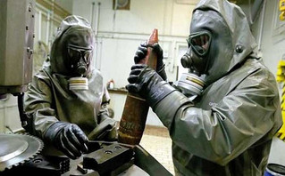 Πόλεμος στην Ουκρανία: Η Ρωσία θα υποστεί τις συνέπειες αν χρησιμοποιήσει χημικά όπλα, λένε οι ΗΠΑ