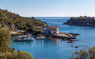 Το μικρολιμανάκι στην Καρδαμύλη