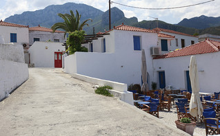Αιγιοπελαγίτικο το σκηνικό στο Κυπαρίσσι Αιγιοπελαγίτικο το σκηνικό στο Κυπαρίσσι
