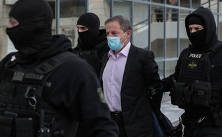 Ο Δημήτρης Λιγνάδης οδηγείται στα δικαστήρια Ο Δημήτρης Λιγνάδης οδηγείται στα δικαστήρια
