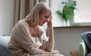 Αυξημένος ο κίνδυνος άνοιας στις γυναίκες με πρόωρη εμμηνόπαυση