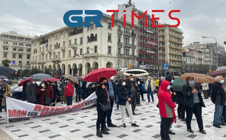 Συνθήματα και πορεία από συνταξιούχους στη Θεσσαλονίκη