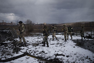 Πόλεμος στην Ουκρανία: Ρωσικά πλήγματα σε δύο πετρελαϊκές αποθήκες &#8211; «Επιβραδύνθηκε» η προέλαση