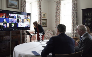Ο Πρωθυπουργός Κυριάκος Μητσοτάκης στη Σκωτία με τον Πρίγκιπα της Ουαλίας Κάρολο