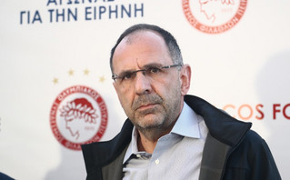 Φιλικό για την ειρήνη στο γήπεδο Καραϊσκάκη Φιλικό για την ειρήνη στο γήπεδο Καραϊσκάκη
