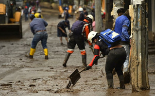 Ισημερινός: Περίπου 57 άνθρωποι έχουν χάσει τη ζωή τους κατά τη φετινή  περίοδο των βροχών - Newsbeast