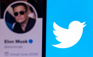Twitter: Ο Έλον Μάσκ άφησε ανοιχτό το ενδεχόμενο μικρής χρέωσης για εμπορικούς και κυβερνητικούς χρήστες