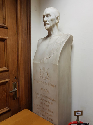 Η προτομή του Γιαν Κρίστιαν Σματς Η προτομή του Γιαν Κρίστιαν Σματς