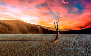 Ηλιοβασίλεμα στην έρημο