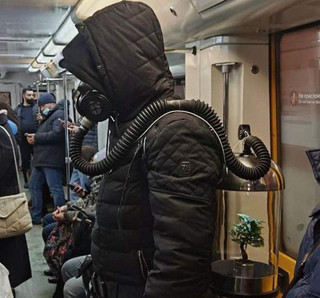 Εικόνες που δε συναντάς κάθε μέρα στα μέσα μεταφοράς