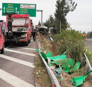 «Τρελή» πορεία για νταλίκα έξω από τη Λάρισα