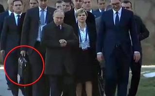 Ο Πούτιν και η μυστήρια τσάντα