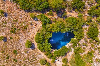 Λιμνοσπήλαιο Μελισσάνης: Το θαύμα της φύσης στην Κεφαλονιά