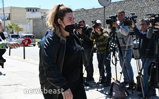 Η μάνα και η αδερφή της Ρούλας Πισπιρίγκου Η μάνα και η αδερφή της Ρούλας Πισπιρίγκου