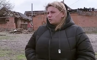Πολίτης σε χωριό της Ουκρανίας