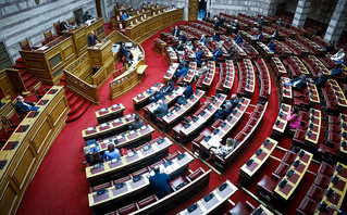 Βουλή: Διευκρίνιση για δήθεν εισερχόμενο έγγραφο με υπογραφή Τσίπρα