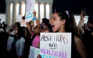 Σάλος στις ΗΠΑ μετά την αποκάλυψη – σοκ για το δικαίωμα στην άμβλωση