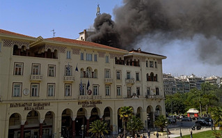 Φωτιά στο Βιοτεχνικό Επιμελητήριο στη Θεσσαλονίκη