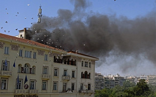 Φωτιά στο Βιοτεχνικό Επιμελητήριο στη Θεσσαλονίκη