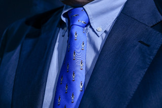 Η γραβάτα του Κώστα Καραμανλή στο συνέδριο της ΝΔ