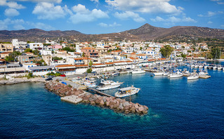 Η Πέρδικα στην Αίγινα από ψηλά Η Πέρδικα στην Αίγινα από ψηλά