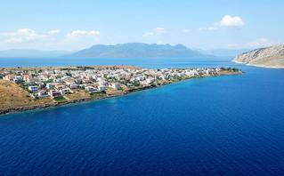 Η Πέρδικα και το νησάκι της Μονής στην Αίγινα Η Πέρδικα και το νησάκι της Μονής στην Αίγινα