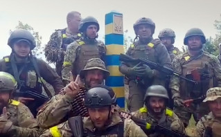 Πόλεμος στην Ουκρανία: Τα στρατεύματα που υπερασπίζονται το Χάρκοβο έφτασαν στα σύνορα με τη Ρωσία – Δείτε βίντεο
