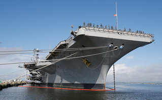 το αεροπλανοφόρο USS George Washington