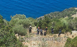 Μηχάνημα έργων έφυγε στο γκρεμό Μηχάνημα έργων έφυγε στο γκρεμό