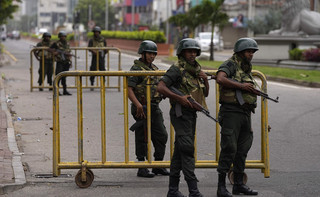 Σρι Λάνκα: Εντολή στο στρατό να πυροβολεί διαδηλωτές που εμπλέκονται σε «βίαιες ενέργειες» ή λεηλασίες