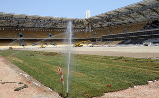 Τοποθετείται ο χλοοτάπητας στην ΟΠΑΠ Arena