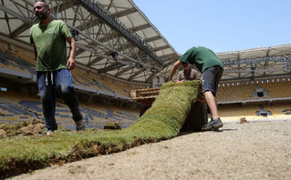 Τοποθετείται ο χλοοτάπητας στην ΟΠΑΠ Arena