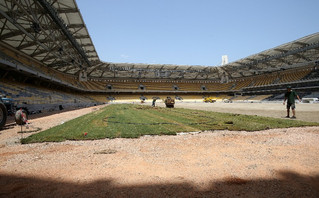 Τοποθετείται ο χλοοτάπητας στην ΟΠΑΠ Arena