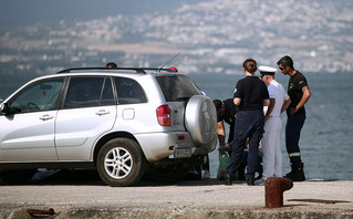 Πτώση ΙΧ στη θάλασσα στη Θεσσαλονίκη