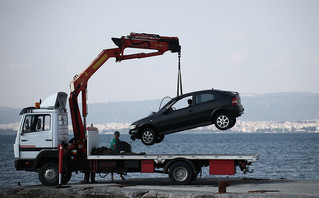 Πτώση ΙΧ στη θάλασσα στη Θεσσαλονίκη